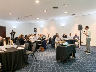 Seminario sobre campañas políticas